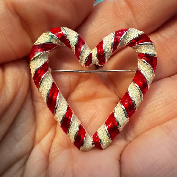 Vintage Candy Cane Heart Brooch Red White Enamel Oval Maker’s Plaque - Picture 1 of 9